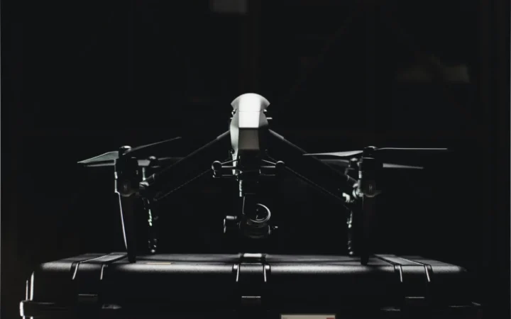 Noaptea atacurilor cu drone: Explozii, distrugeri și întreruperi de curent în Rusia și Ucraina