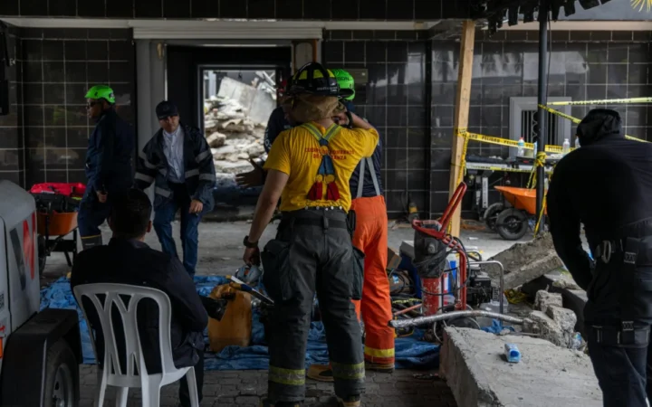 Seism Devastator de 7,8 în Turcia și Siria: Clădiri Prăbușite și Eforturi Dramaticede Salvare Sub Dărâmături