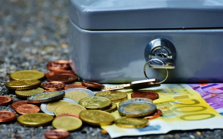 Banca Centrală Europeană recunoaște: Accesul la banii din conturi ar putea fi blocat pe termen lung