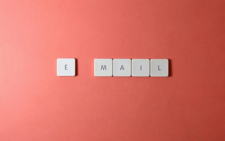 Cum Protejează Cloudflare Adresele de Email Ascunzându-le de Atacatori și Spam