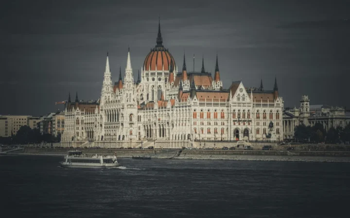 Manevrele Palatului Prezidențial eșuează: Coaliția de guvernare din Cehia devine și mai unită