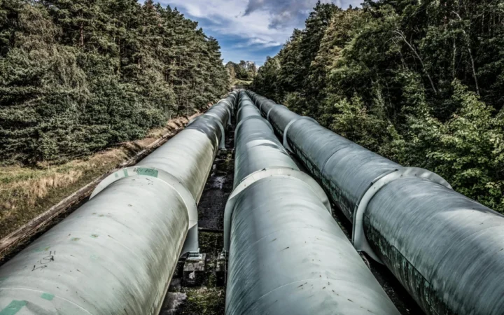 Criză energetică iminentă: Slovacia amenință cu oprirea electricității pentru Ucraina dacă nu revin livrările de petrol!