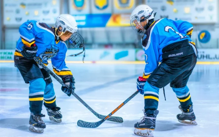 Skellefteå AIK și Frölunda Deschid Sferturile de Finală din SHL: Favoriți la Start în Lupta pentru Titlu în Suedia
