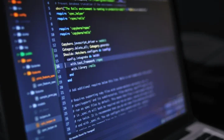 Mii de date personale și documente de semnare ale suedezilor, vândute pe Darknet în urma unui atac informatic confirmat