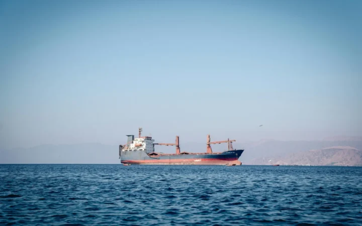 Strâmtoarea Hormuz, miza crucială în negocierile SUA-Iran: controlul care decide armistițiul