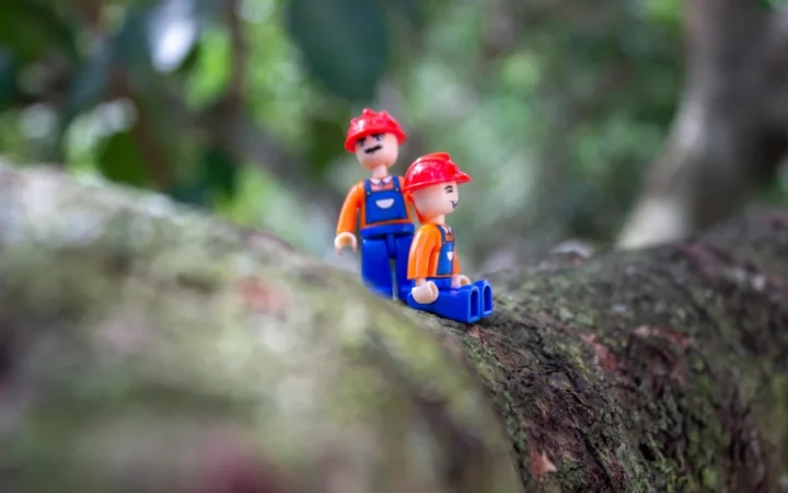 Iran Satirizează pe Trump cu Animații Lego: Video-uri Ironice Împotriva Fostului Președinte American