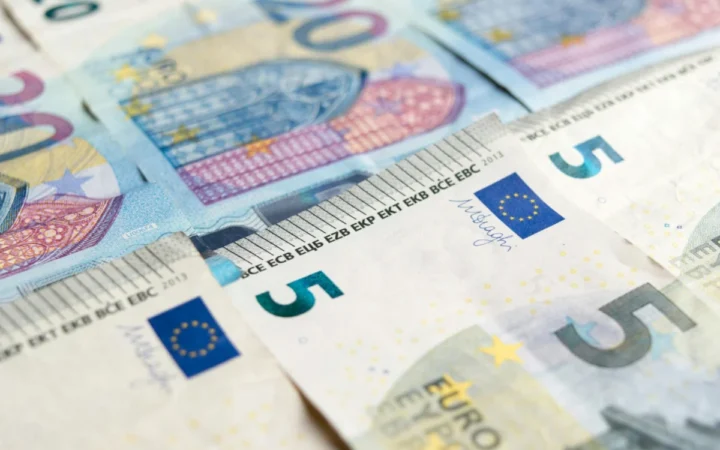 Moneda Unică: Motorul Nevăzut al Tensiunilor din Uniunea Europeană