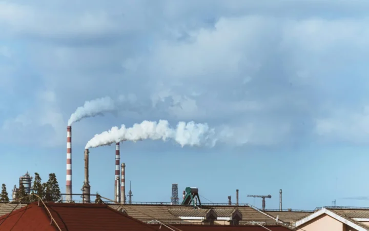 Băncile suedeze blochează plățile cu cardul după atingerea unei limite de emisii CO2: Măsură radicală pentru protejarea mediului