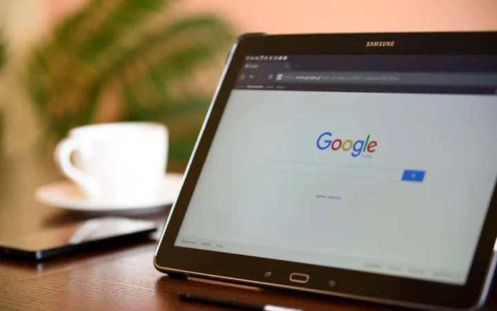 DuckDuckGo câștigă teren pe măsură ce utilizatorii părăsesc Google din cauza integrării AI în căutări