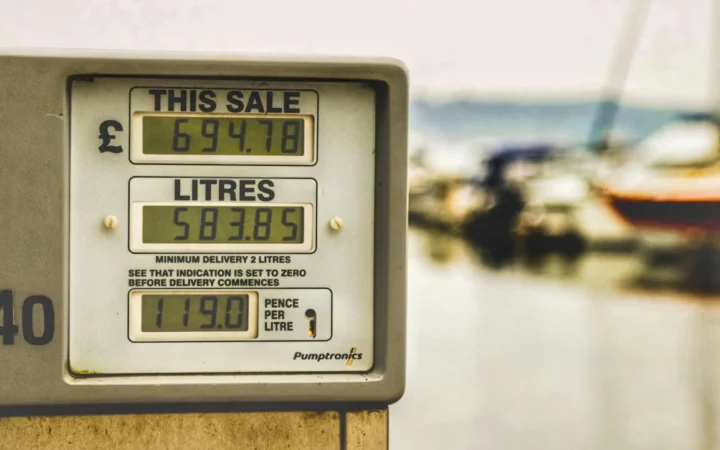 Creșterea explozivă a prețului carburantului îngenunchează companiile aeriene americane: costuri record de 6,5 miliarde de dolari în aprilie