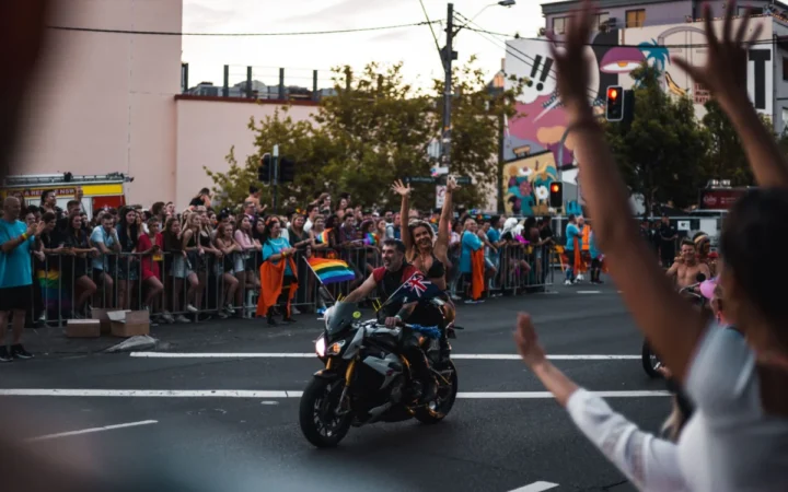Pridetåget cu copii la o grădiniță din Kalmar, pus la zid de Justitieombudsmannen: „Copiii au fost forțați să participe