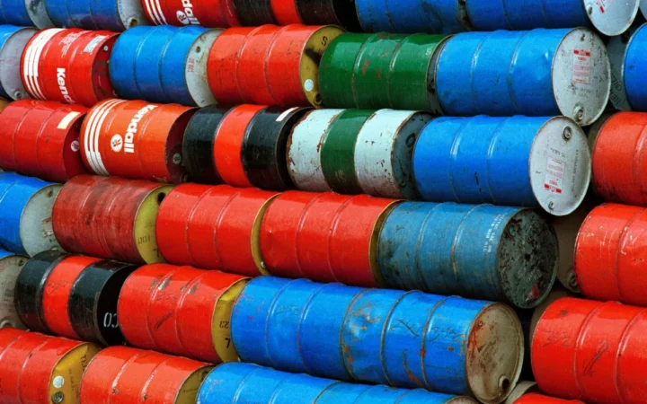 Prețul petrolului Brent sare de 90 de dolari: SUA și Iran escaladează conflictul din strâmtoarea Hormuz