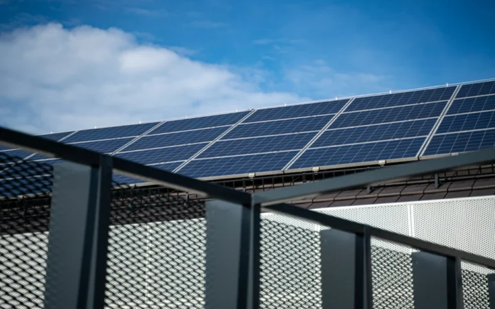 Proiectul solar de 90 de milioane al Suediei în Ghana, un eșec total: niciun panou instalat, niciun gram de emisii redus