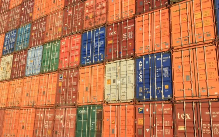 China interzice exporturile de produse cu dublă utilizare către 14 companii europene ca răspuns la noile sancțiuni UE împotriva Rusiei