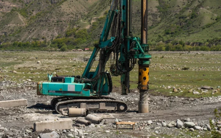 Compania americană Greenland Energy declanșează scandal în Groenlanda după debarcarea ilegală a echipamentelor de foraj petrolier