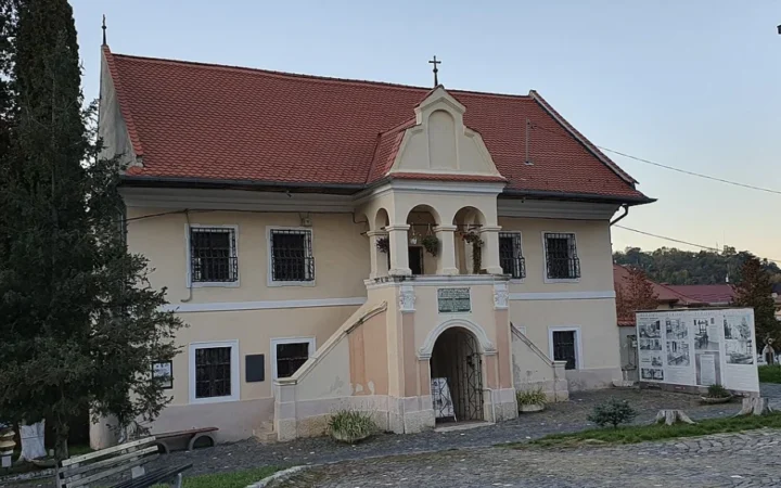 Învățarea online capătă tot mai mult teren în România