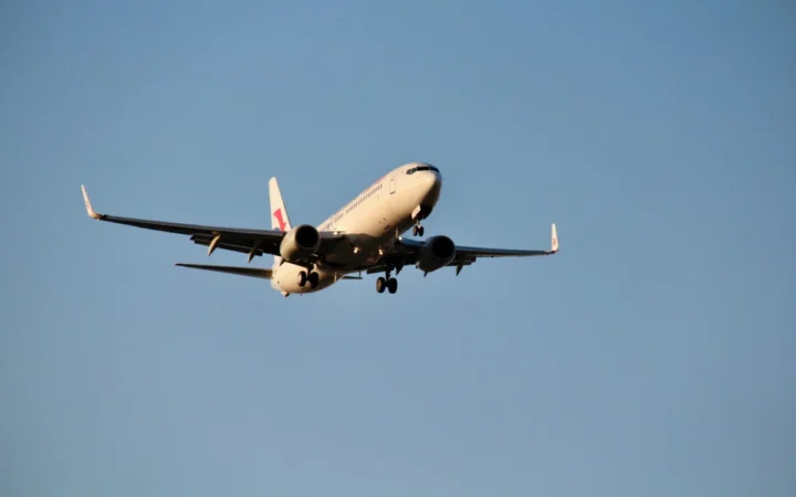 WiFi-ul ultra-rapid din avioanele SAS emite radiații de 80 de ori mai mari decât normalul, arată un studiu suedez