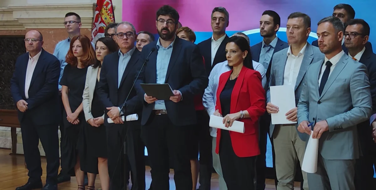 Sase partide din afara parlamentului suedez s-au confruntat dur pe tema migrației, economiei și a viitorului Suediei la o dezbatere televizată istorică