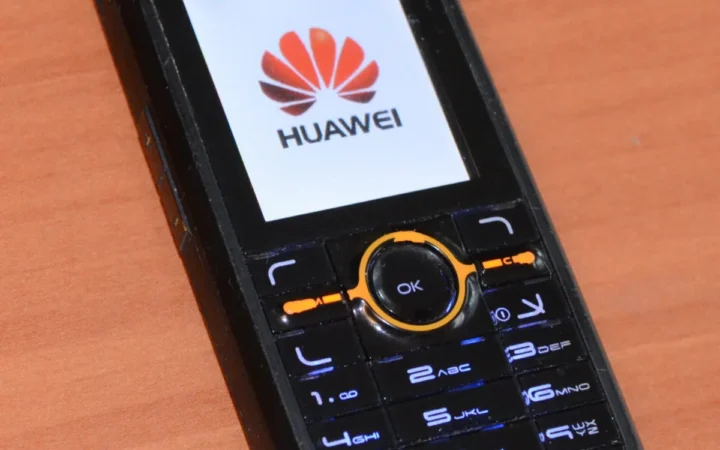 Telefoanele mobile, tot mai prezente în viețile românilor
